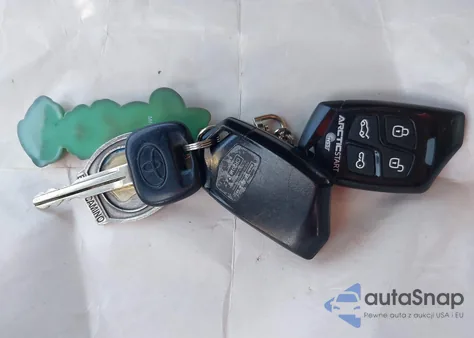 2003 Toyota Matrix Standard z USA, uszkodzony, nr VIN 2T1KR32E43C038138